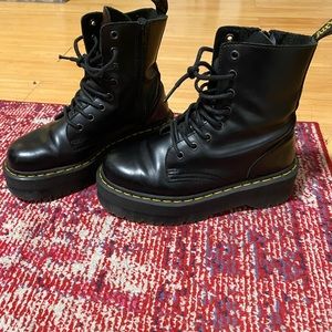 Platform dr. martens Jadon
